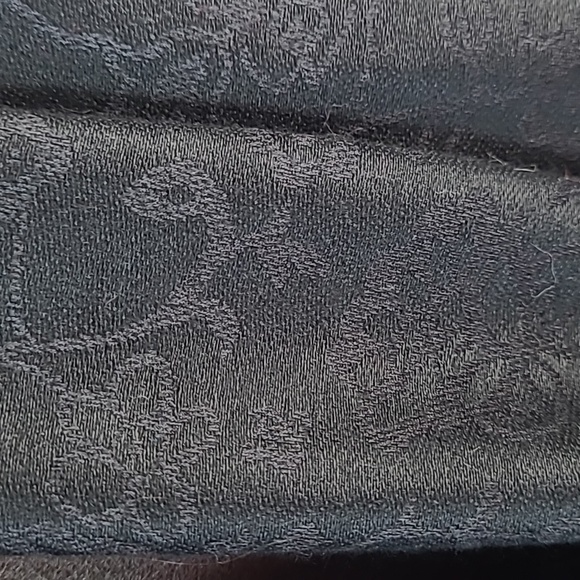 BEAUTIFUL INDIA TOWN SCARF - Picture 3 of 5